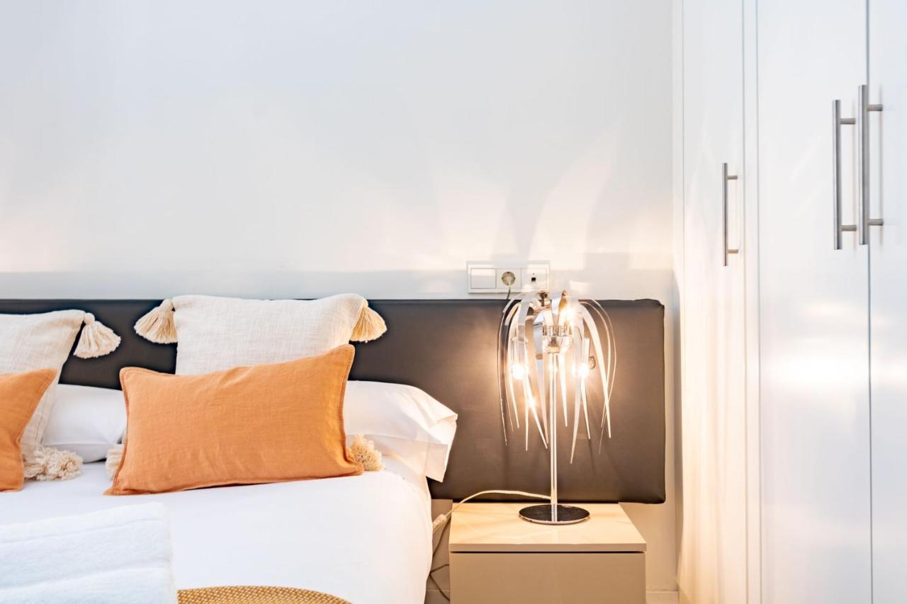Angeles Santa Cruz Deluxe By Valcambre Apartman Sevilla Kültér fotó