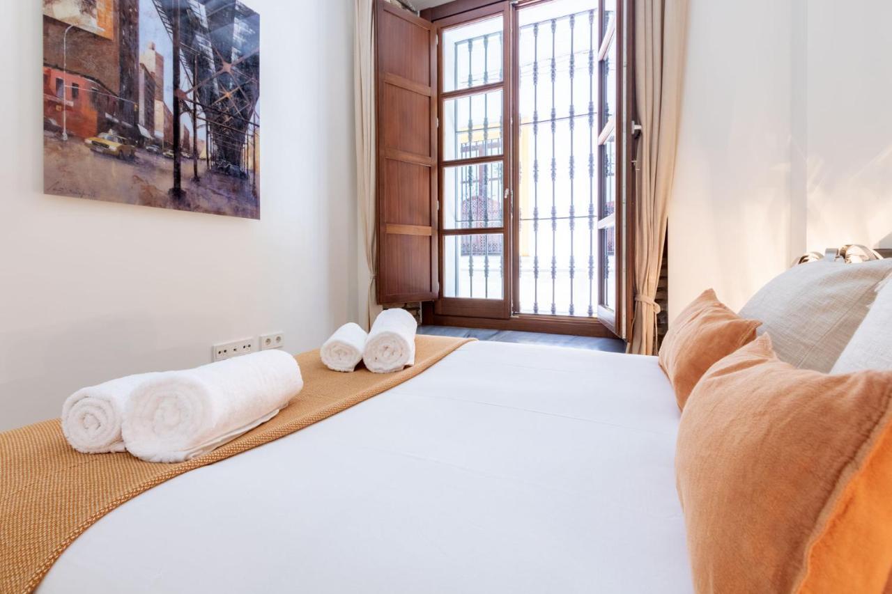 Angeles Santa Cruz Deluxe By Valcambre Apartman Sevilla Kültér fotó