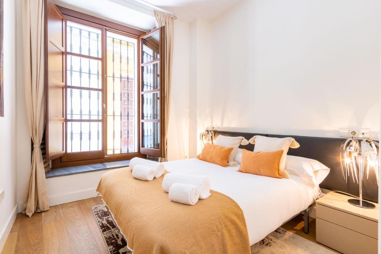 Angeles Santa Cruz Deluxe By Valcambre Apartman Sevilla Kültér fotó