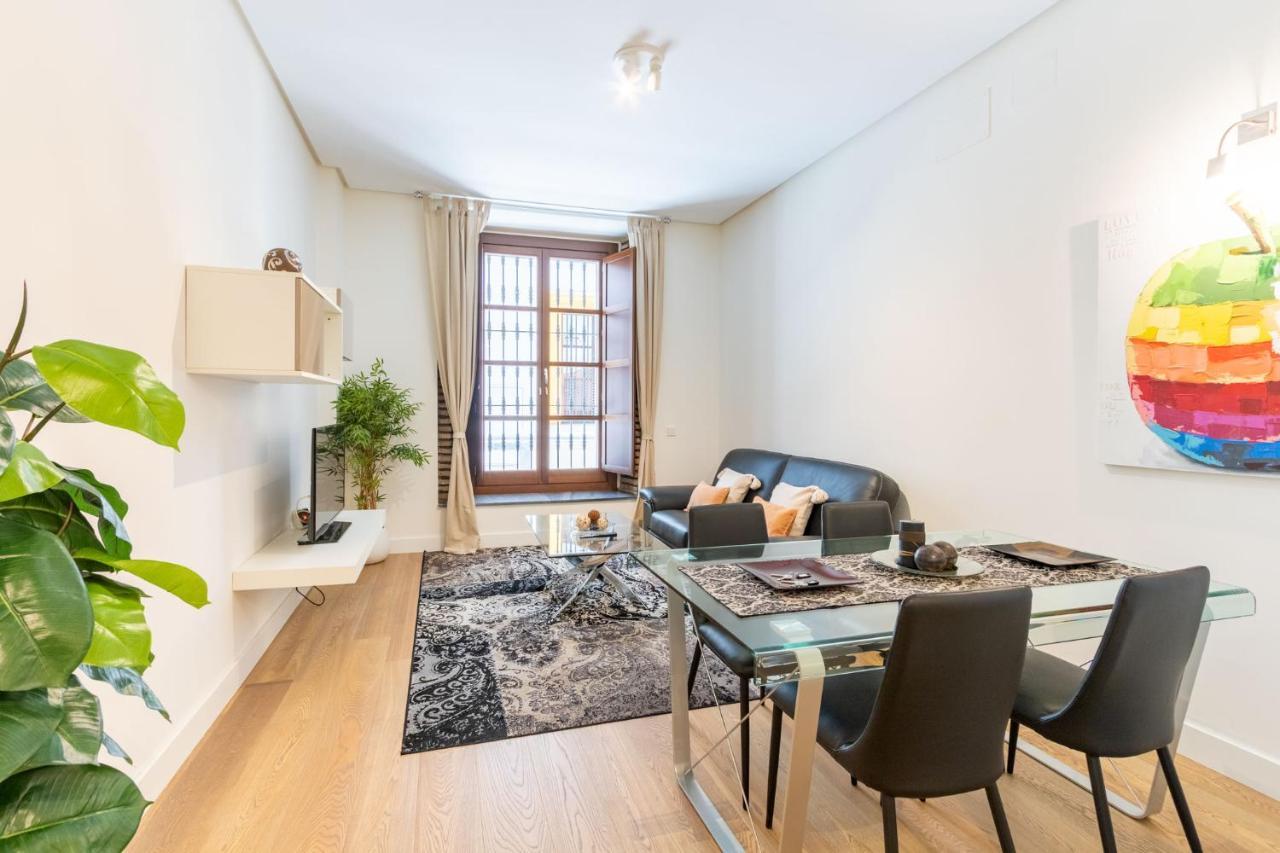 Angeles Santa Cruz Deluxe By Valcambre Apartman Sevilla Kültér fotó